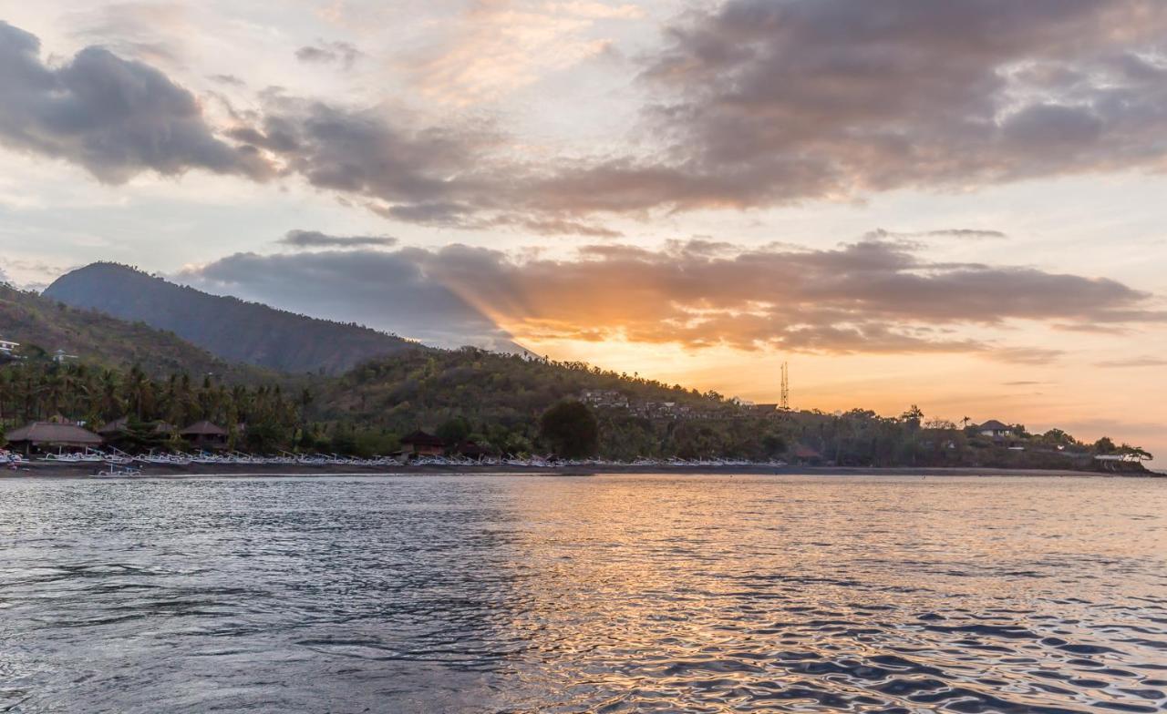 Emocean Beach Boutique Dive Resort Amed Extérieur photo